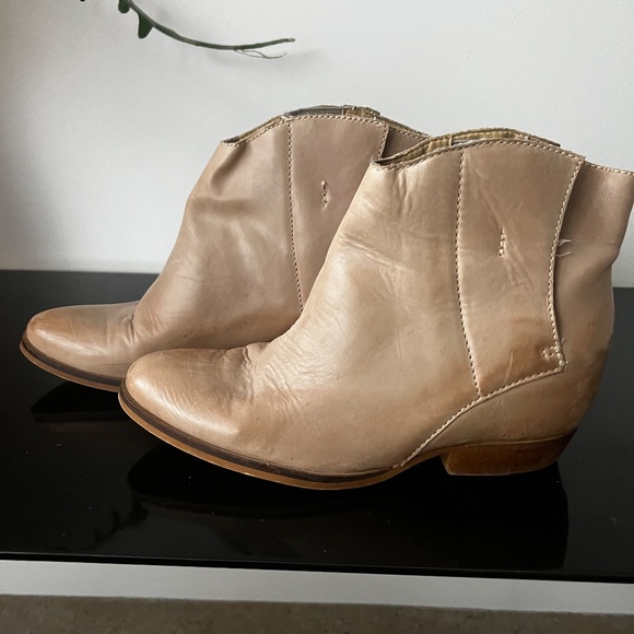 Steve Madden Booties - Picture 6 of 7